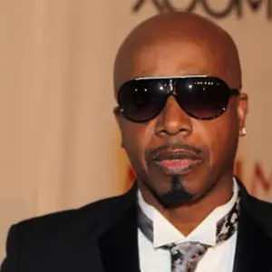  MC HAMMER REFLECTS ON 25 YEARS OF "2 LEGIT 2 QUIT"